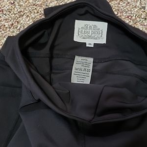 Alaska Chicks XL leggings.